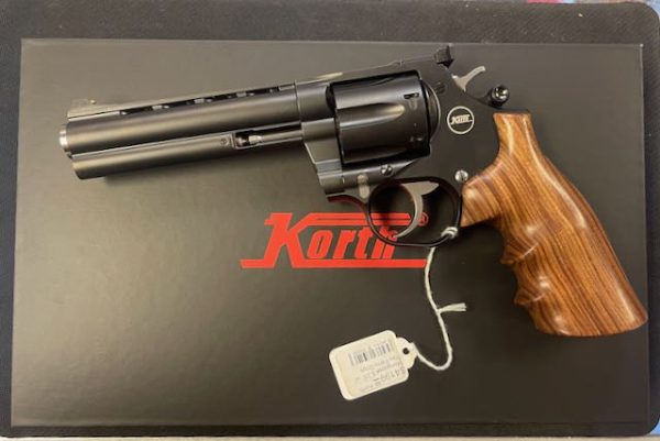 SPECIFICATIONS FOR 4": Barrel Lengths: 2.75" / 3" / 4” / 5.25”($100 upgrade) / 6” ($200 upgrade) Weight: 33.6 oz. Overall Length: 8.86” Width: 1.54” Finish: DLC Coated Black Height: 6.1” Caliber: .357 Magnum, Optional 9mm Interchangeable Cylinder Barrel Material: 416R FEATURES: DLC Finish Hammer-Forged Precision Barrel Fully Adjustable Rear Sight Single & Double Action Trigger New Style Korth Cylinder Release Easy Reload Through Wide-Swinging Cylinder Optional Interchangeable Cylinder in 9mm