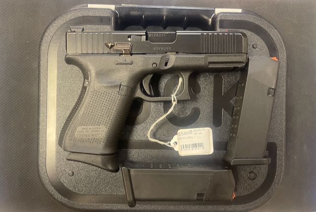 Glock 19 Gen 5 9mm Night Sights USED
