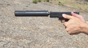 BOSS COMMANDER 9  - 1/2X28  9MM FULL LENGTH HIGH FLOW SILENCER TITANIUM CORE TUNED FOR SUBSONIC LOADS CM-1580-9MM-TI-12-SE-BLK